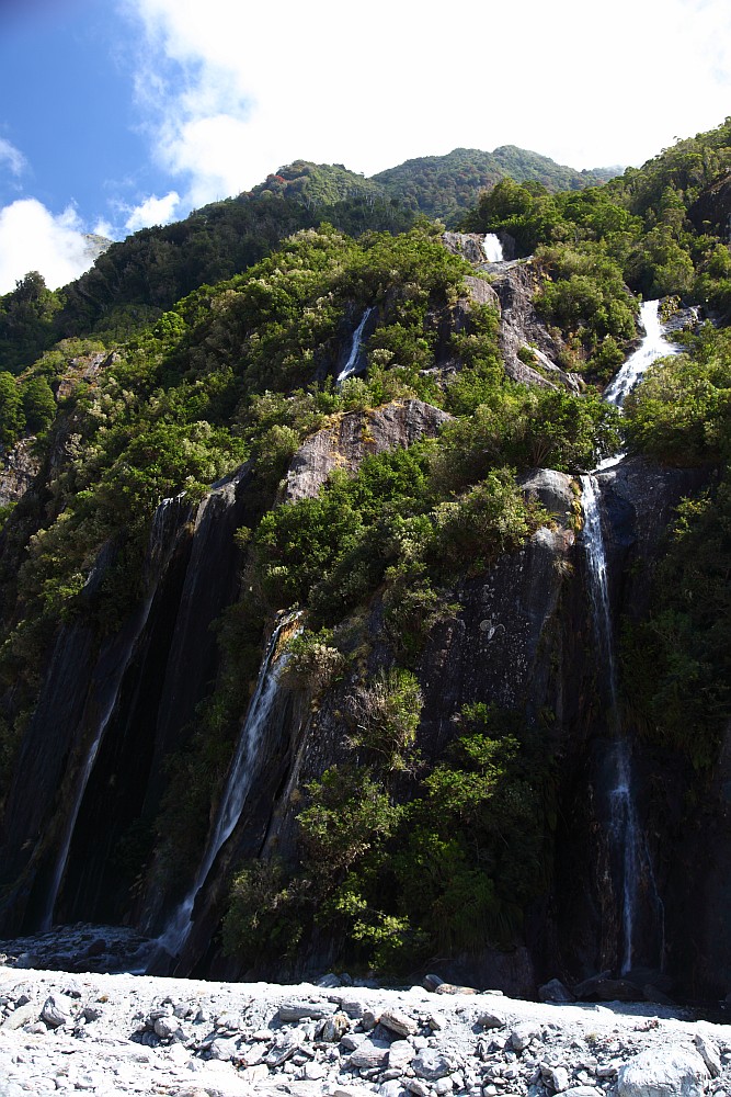 Wasserfall am Franz Josef Glacier