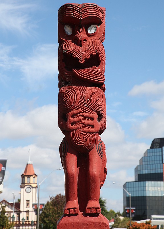Maori Holzfigur